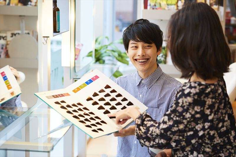 美容室でヘアカラーをオーダーするメリットについて